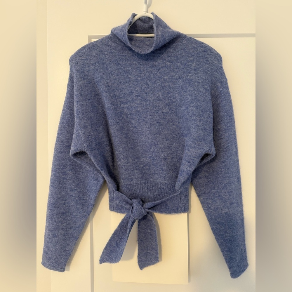 Wilfred Lorin Women's Pretty Blue Sweater with Tie Waist